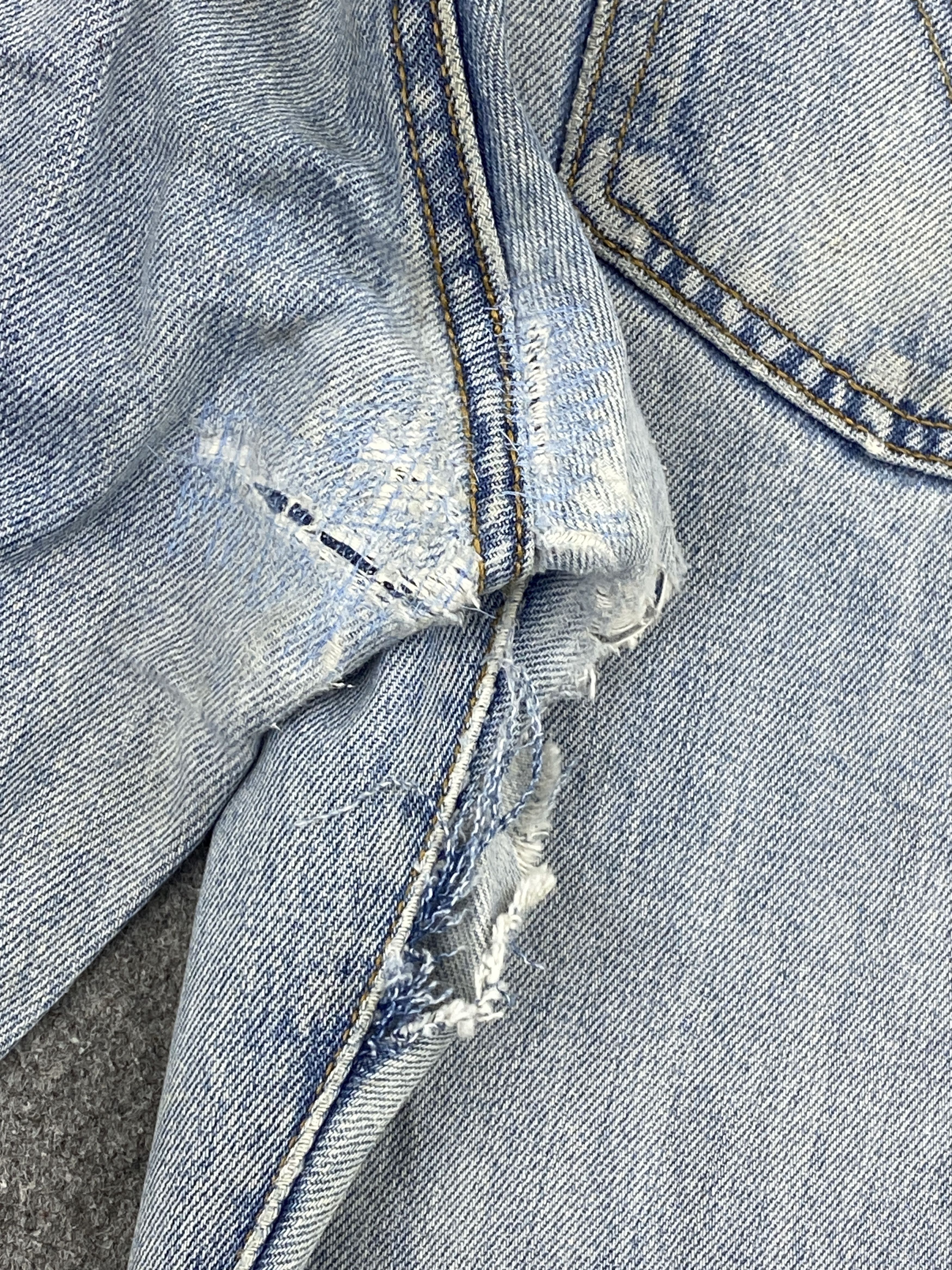 Levi's Vintage Levi's 501 Light Washed Distressed Jeans DP2326 Size US 31 - 15 Thumbnail