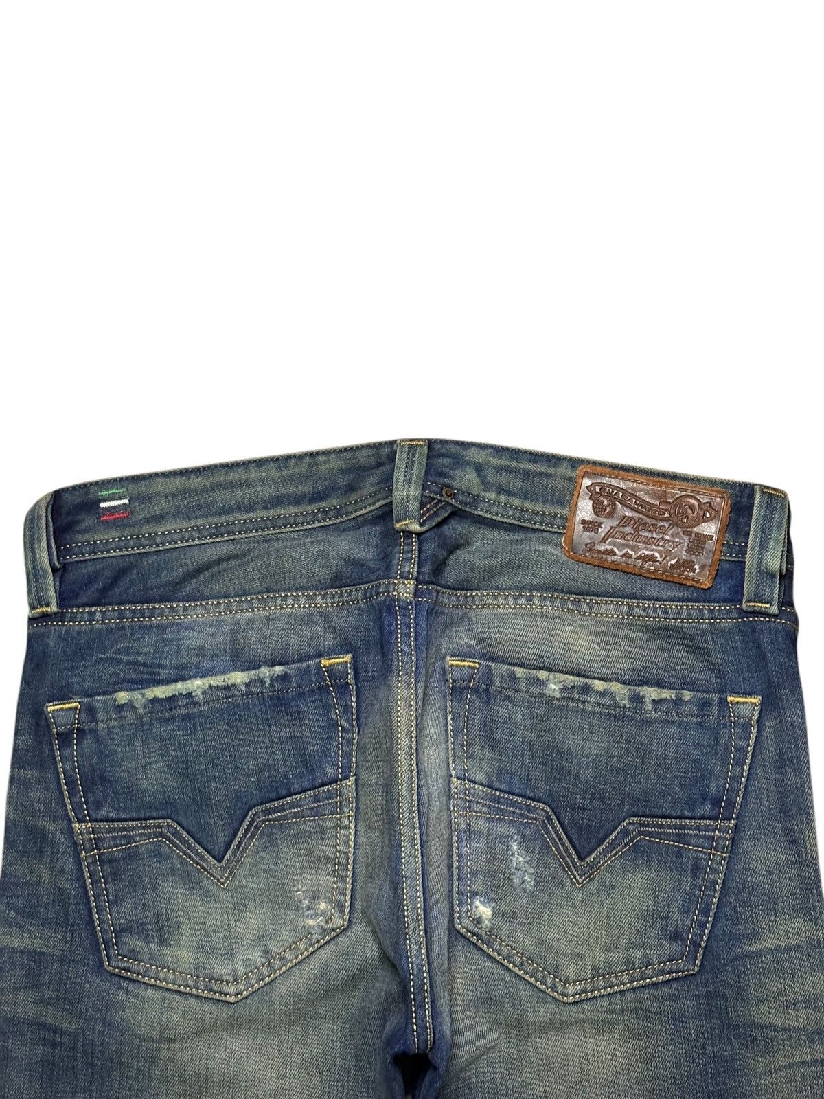 Diesel Vintage Diesel Larkee Rusty Mud Wash Distressed Loose Jeans Size US 31 - 8 Thumbnail