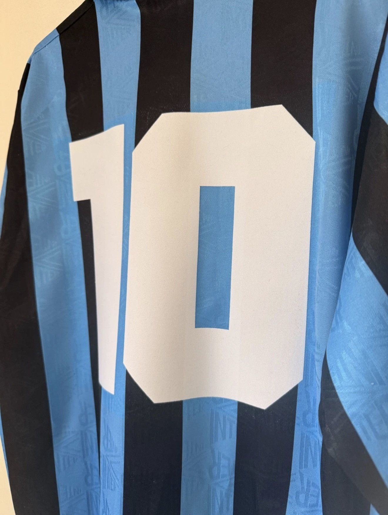 Umbro 1993-94 Umbro Inter Milan Home Football Shirt Italy Size L Size US L / EU 52-54 / 3 - 11 Thumbnail