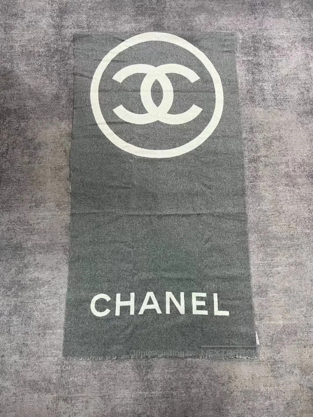 Chanel Chanel Logo Cashmere Shawl. Size ONE SIZE - 1 Thumbnail