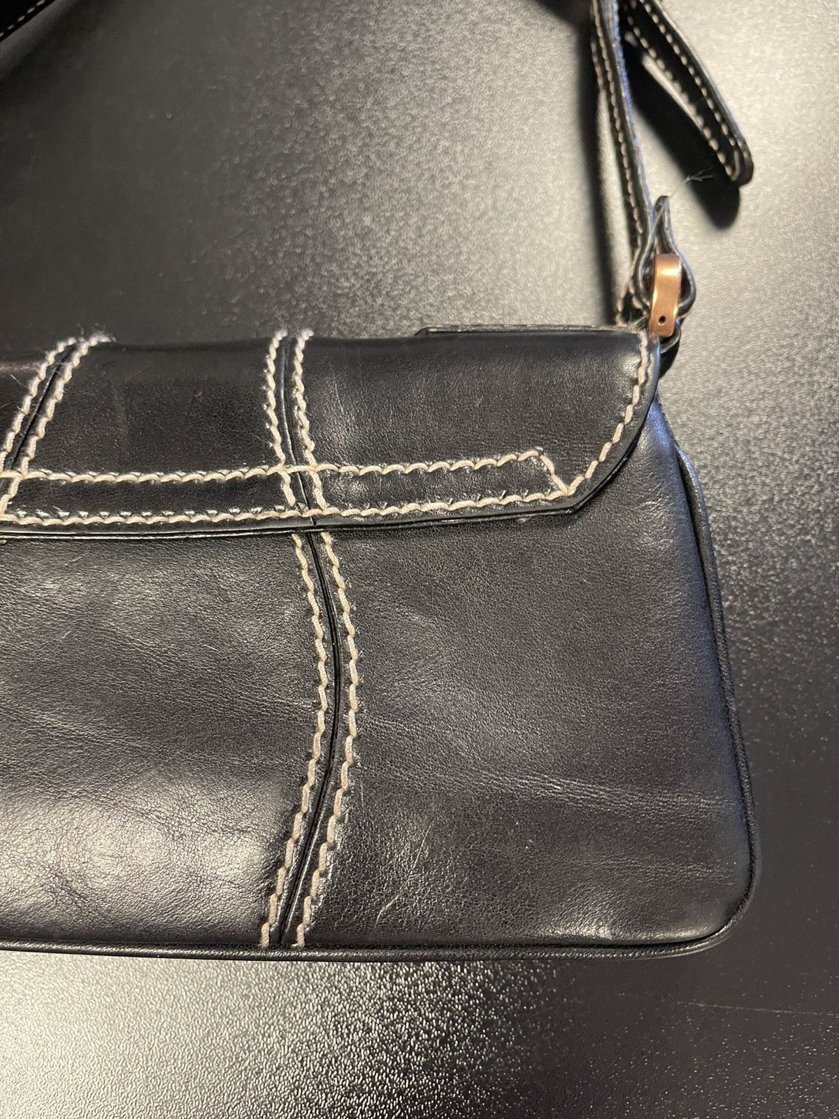 Gucci Vintage Black Leather GG Buckle Detail Shoulder Bag