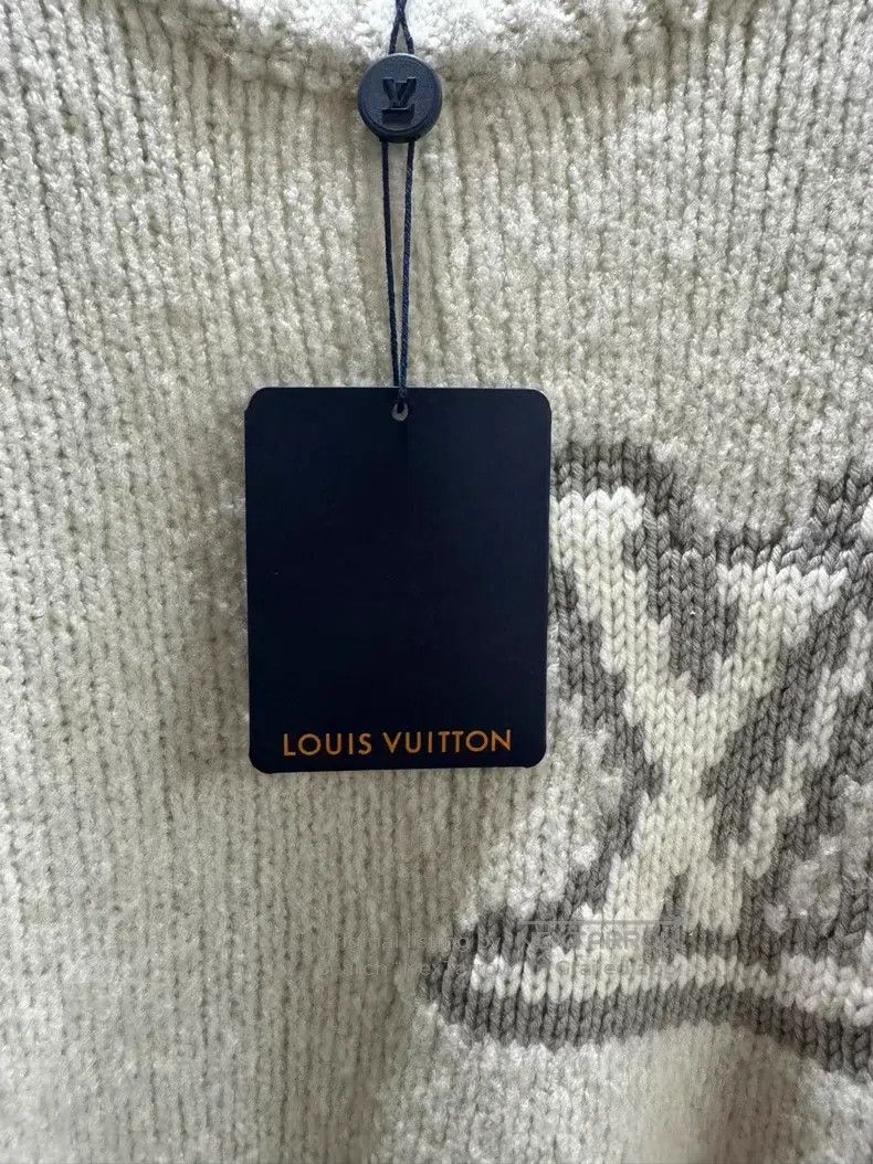 Louis Vuitton Louis Vuitton White Teddy Wool Sweater Size US S / EU 44-46 / 1 - 5 Thumbnail