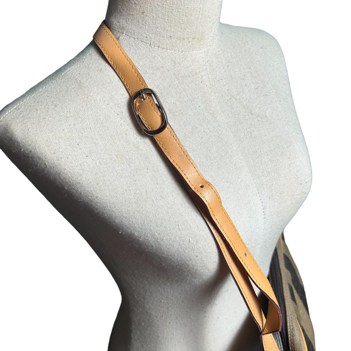 Fendi Fendi Roma Striped Leather Sling Shoulder Bag Size ONE SIZE - 6 Thumbnail