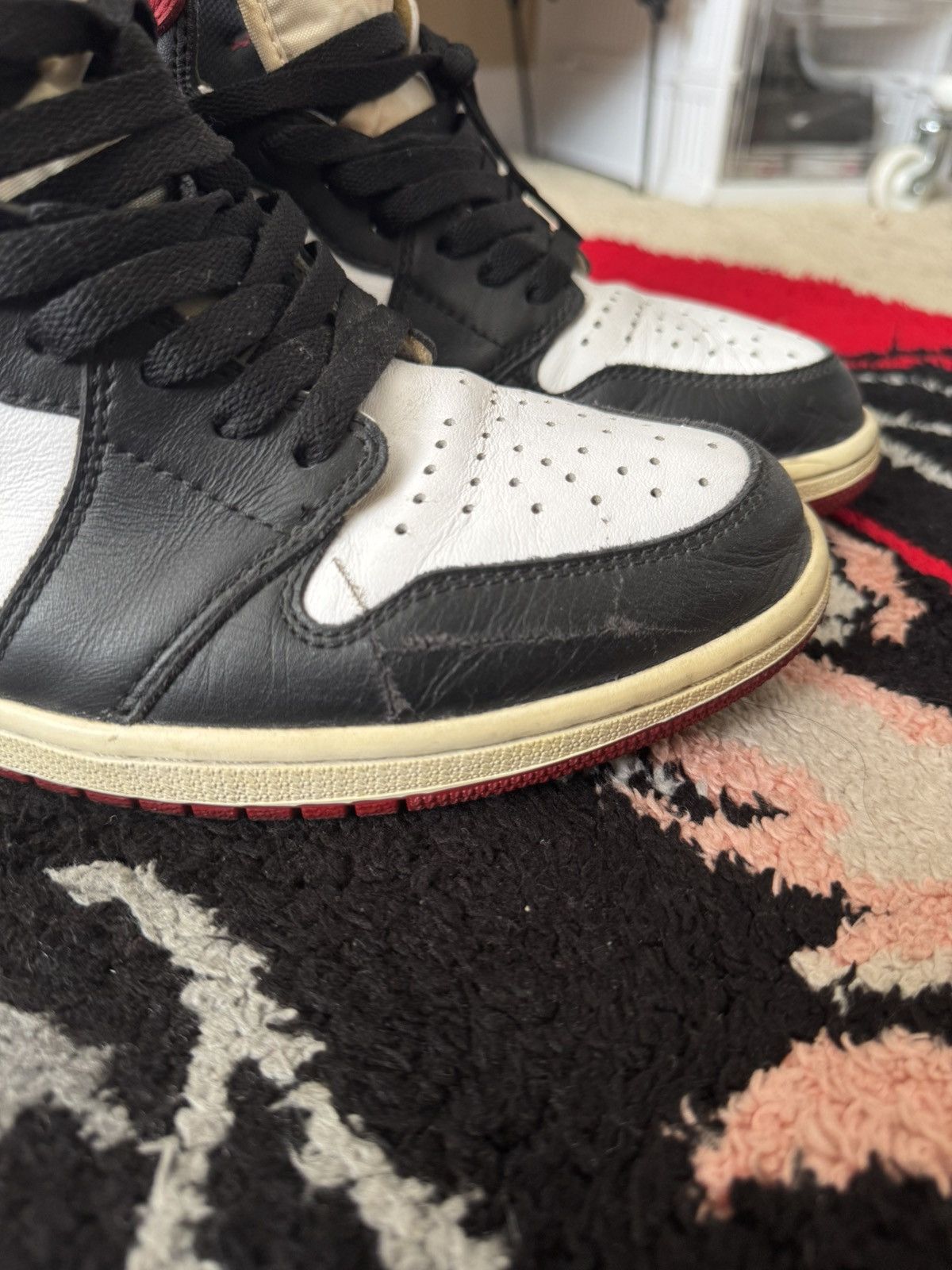 Jordan Brand Jordan 1 Black Toe Size US 10.5 / EU 43-44 - 3 Thumbnail