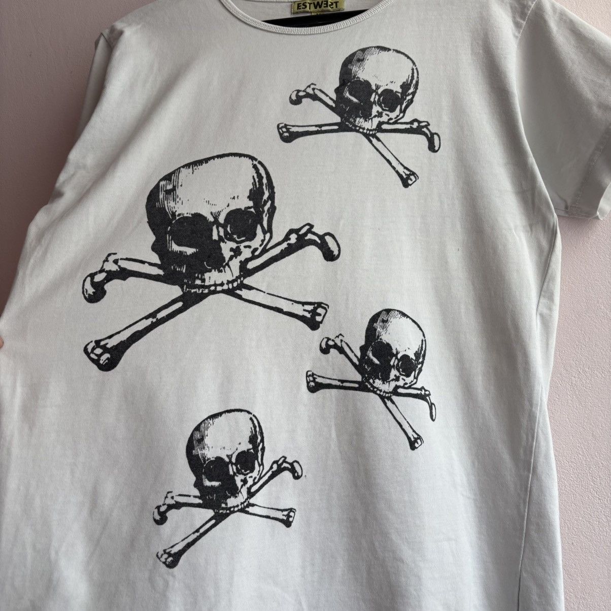 Japanese Brand ESTWEST Japanese Brand Skulls & Crossbones Slim Fit T-Shirt Size US M / EU 48-50 / 2 - 3 Thumbnail