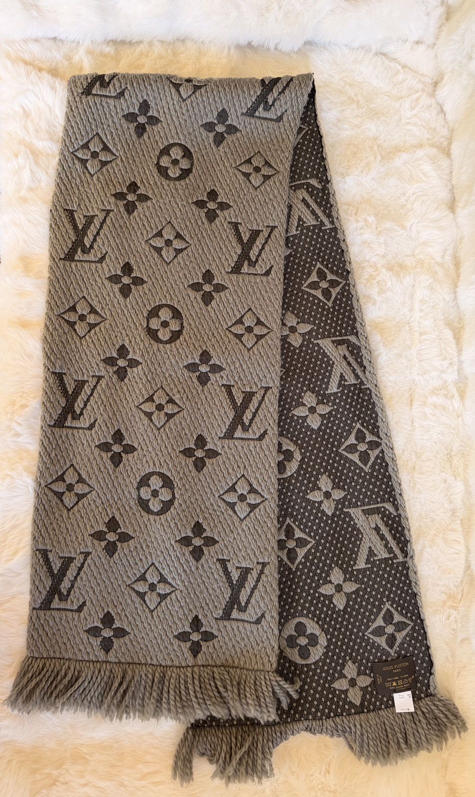 Louis Vuitton Louis Vuitton Logomania Monogram Wool Silk Scarf Reversible Size ONE SIZE - 4 Thumbnail