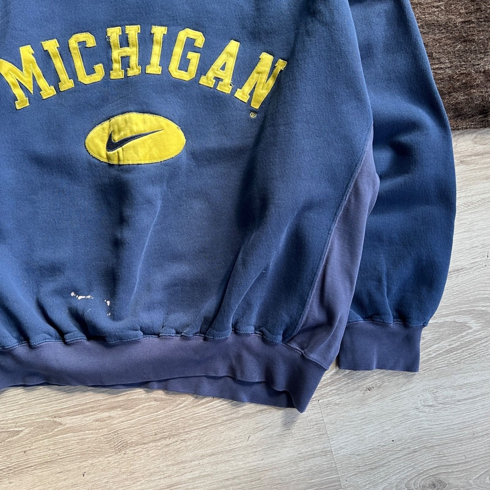 Nike Vintage Nike Michigan Wolverines Sweatshirt 9533AC Size US L / EU 52-54 / 3 - 5 Thumbnail