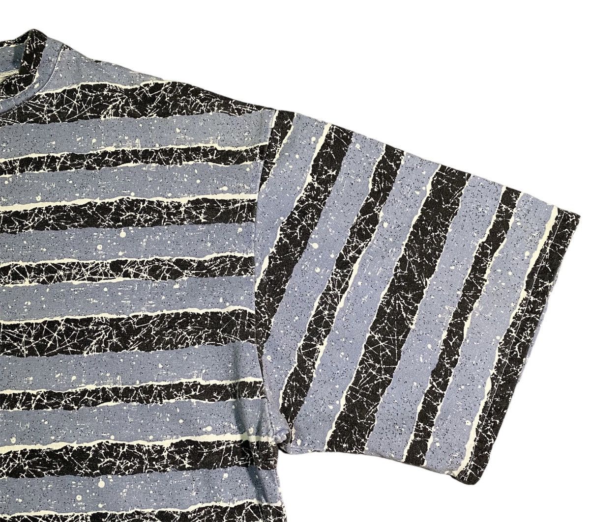 Japanese Brand × Vintage VINTAGE BLUE WAVE NAVAJO STRIPE STYLE T SHIRT MADE IN USA Size US L / EU 52-54 / 3 - 7 Thumbnail