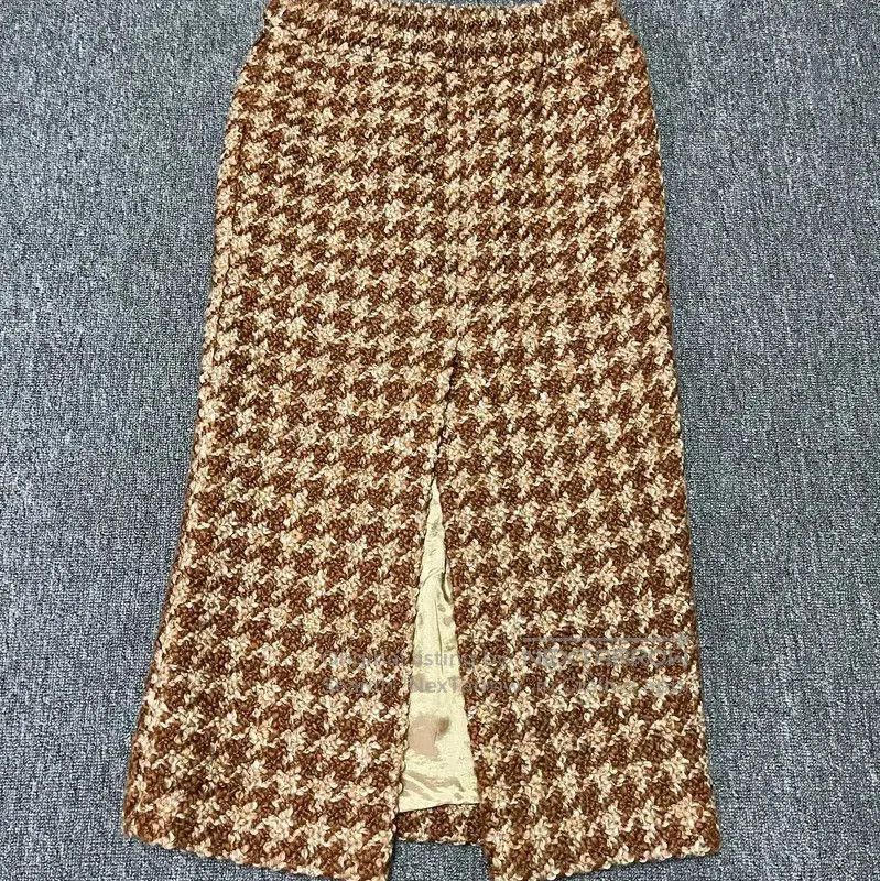 Miu Miu Miu Miu Brown Wool Midi Skirt for Women . Size 28" / US 6 / IT 42 - 2 Thumbnail