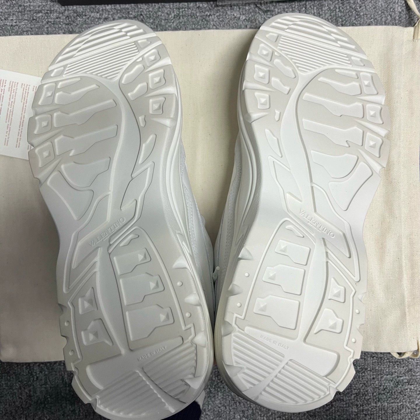Valentino valentino comfortable gray low-top casual shoes Size US 10 / EU 43 - 5 Thumbnail