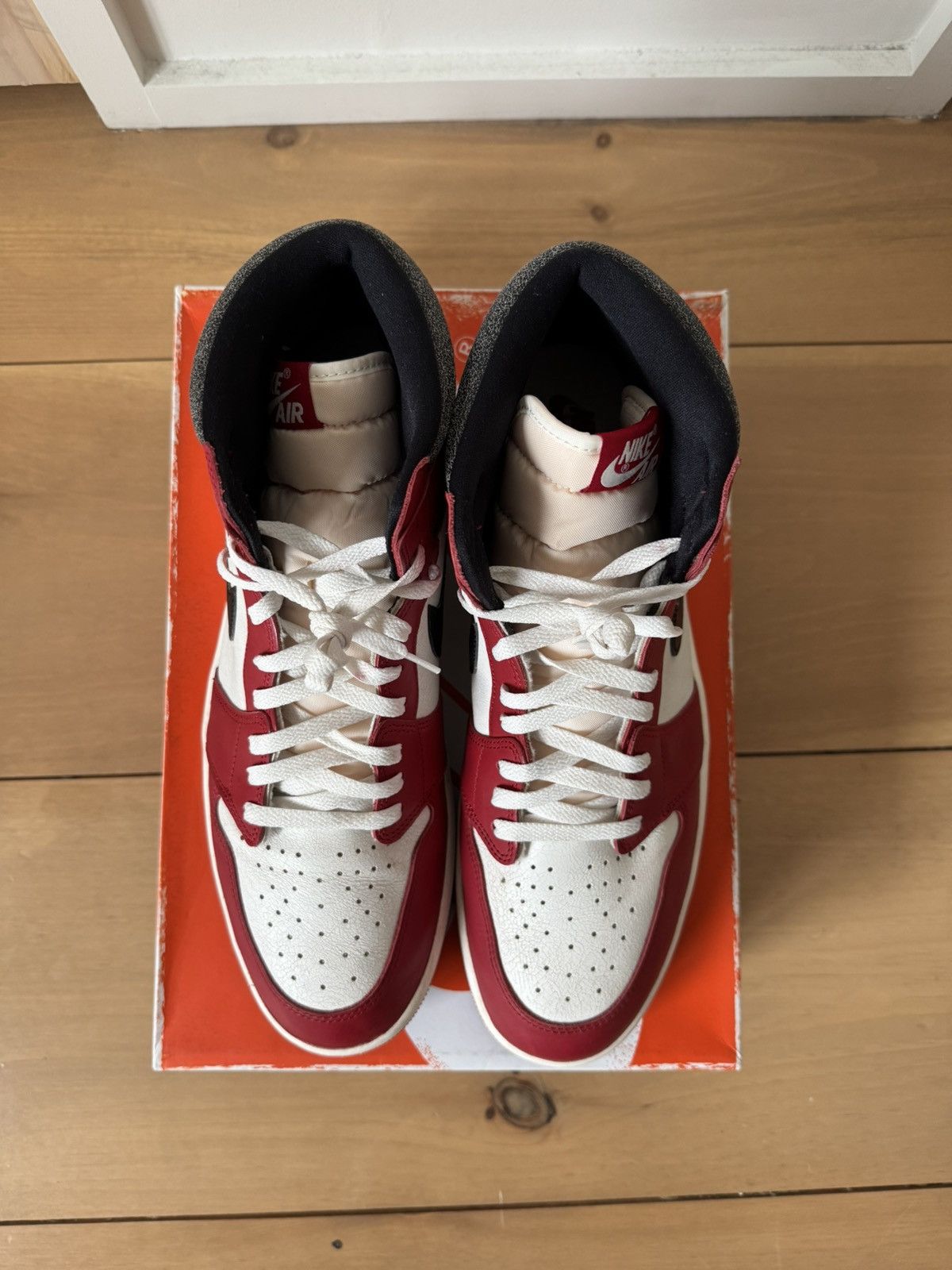Jordan Brand Air Jordan 1 Retro High OG Chicago Lost & Found Size US 15 / EU 48 - 4 Thumbnail