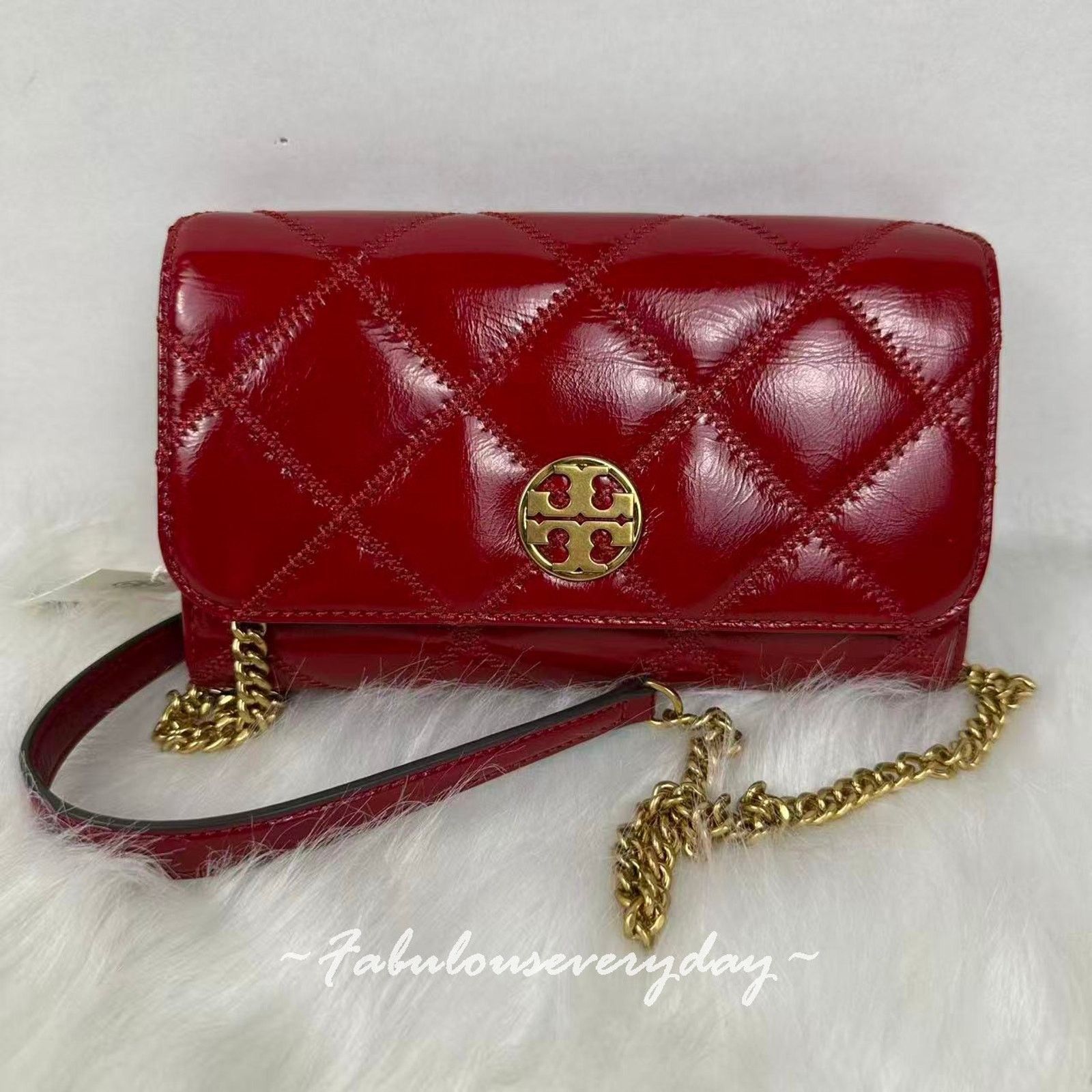 Tory Burch Tory Burch Willa Chain Wallet Clutch In Leather/Gold/Berry Size ONE SIZE - 1 Thumbnail