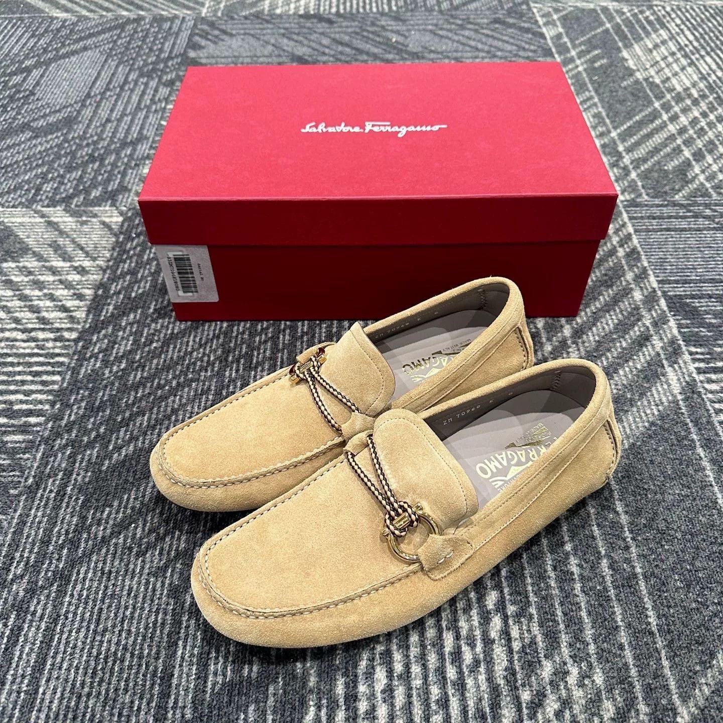 Salvatore Ferragamo Salvatore Ferragamo Suede Casual Shoes 42 Size US 5 / EU 37 - 1 Thumbnail