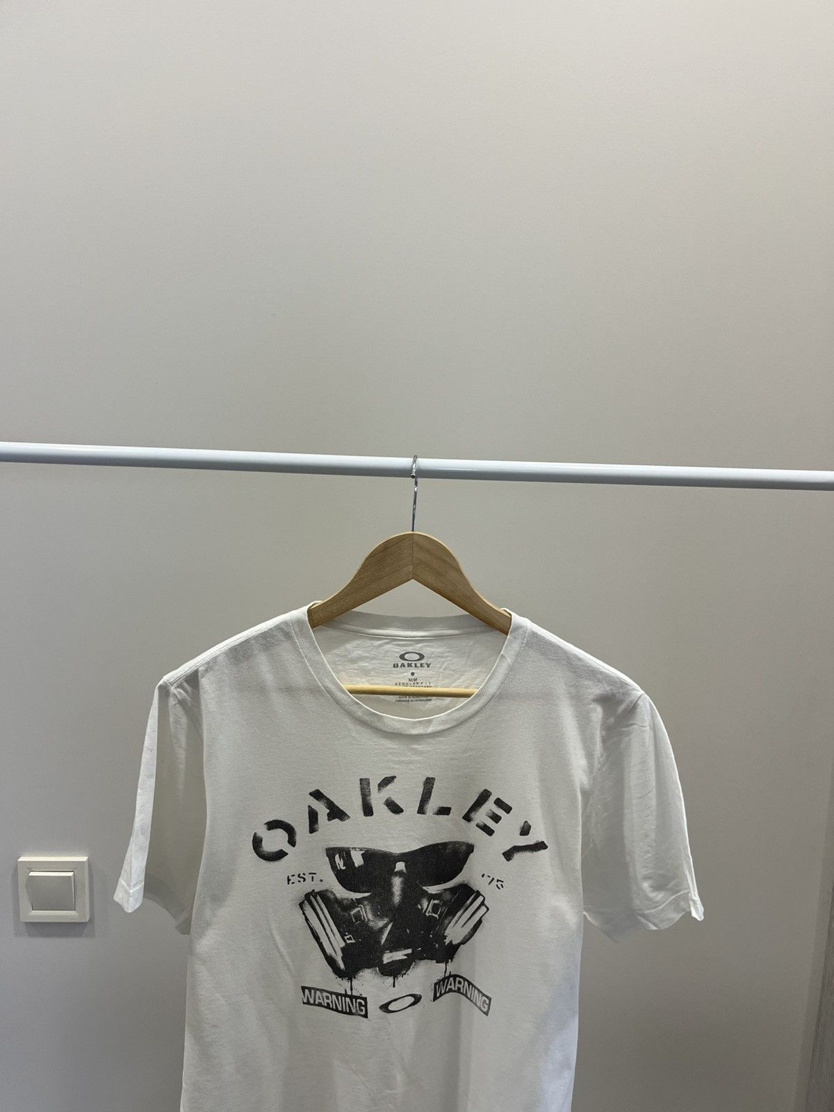 Oakley RARE Vintage Y2K Oakley Warning Big Logo Tshirts Size US M / EU 48-50 / 2 - 2 Thumbnail