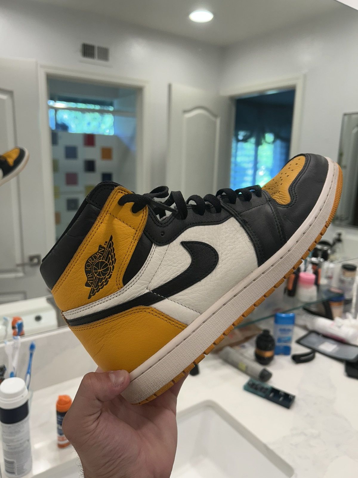 Nike Jordan 1 Taxi Retro OG Size US 11.5 / EU 44-45 - 6 Thumbnail