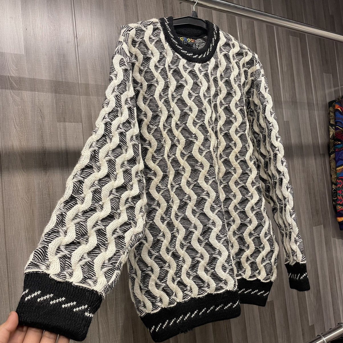 Coogi Vintage Coogi Australia Wavy Pattern 3D Knit Wool Sweater Size US L / EU 52-54 / 3 - 1 Thumbnail