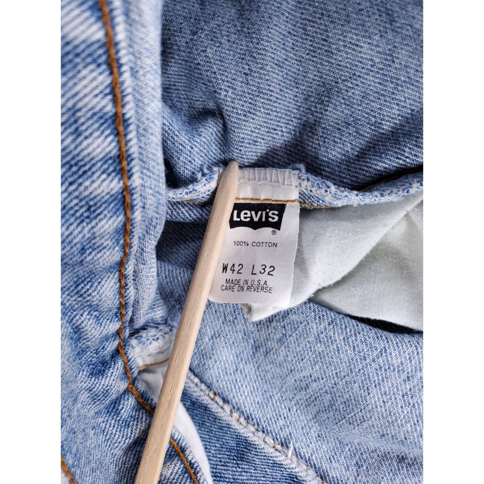 Levi's Levi's 560 VTG 90s Light Blue Jeans Made USA Mens 42 x 32 Inseam 32 Blue Wide-Leg Jeans Mens Size US 42 / EU 58 - 2 Thumbnail