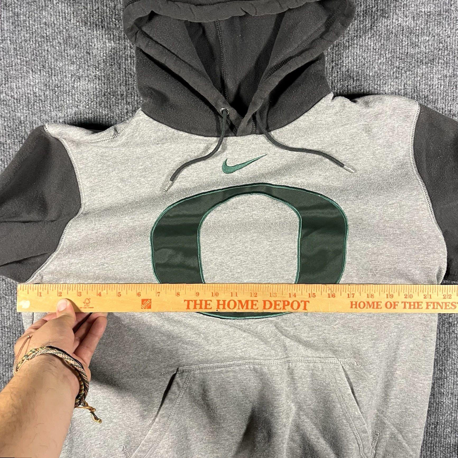 Nike VINTAGE Nike Oregon Ducks Hoodie Medium Grey Green Center Swoosh Logo College Sports Mens Size US M / EU 48-50 / 2 - 7 Thumbnail