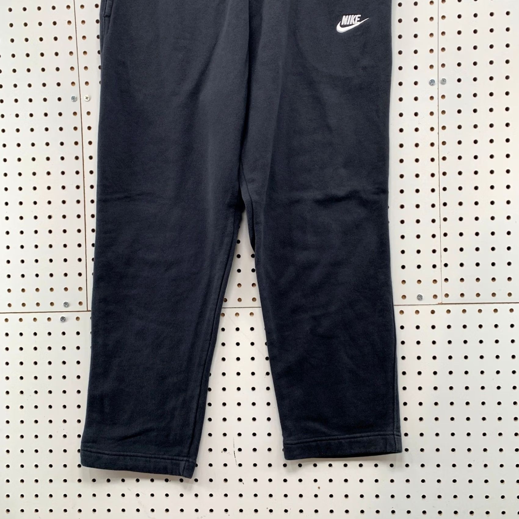 Nike Nike Sportswear Club Fleece Sweatpants Mens XL Black Joggers BV2707-010 Size US 33 - 3 Thumbnail