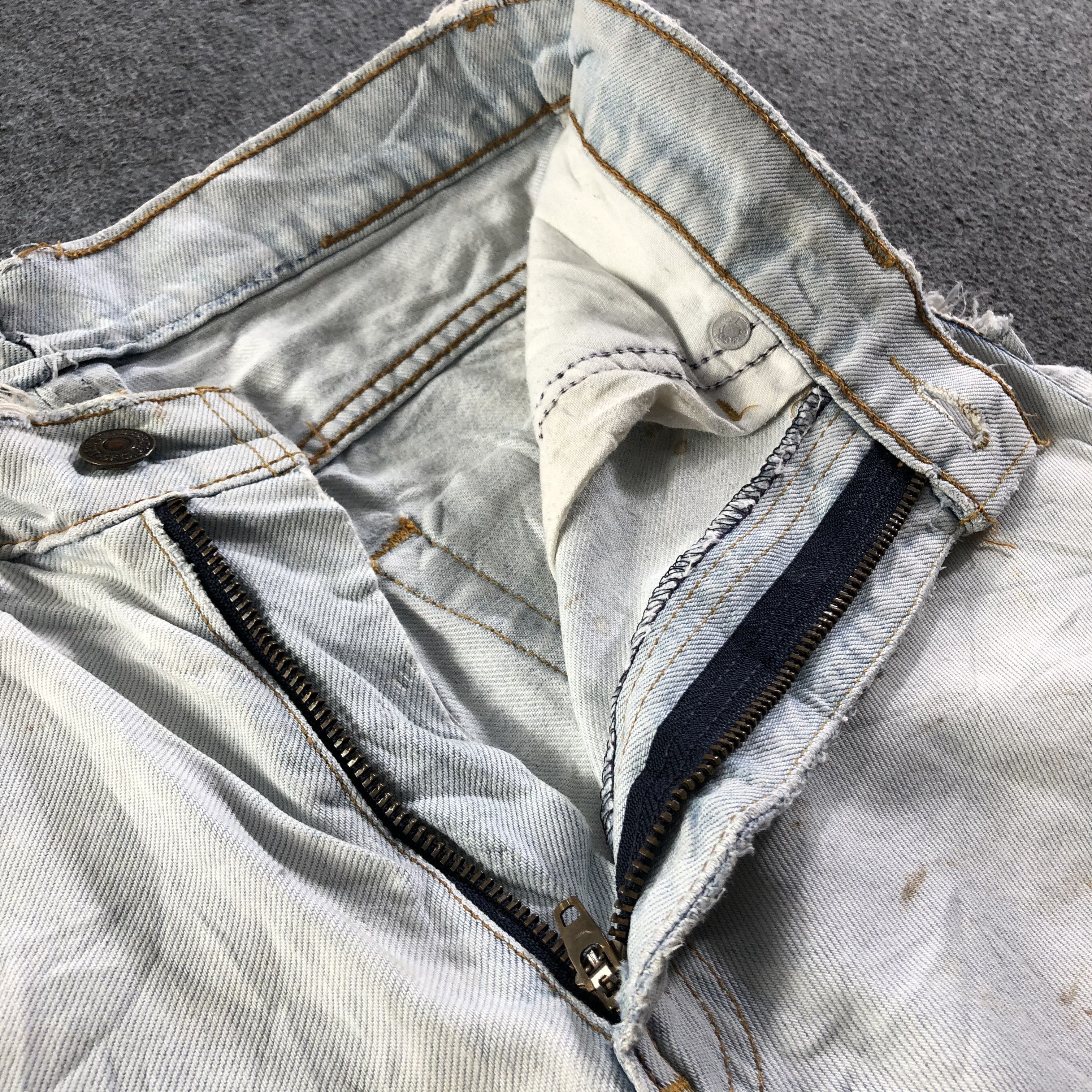 Levi's Vintage 90s Light Wash Levis Jeans-J3963 Size US 27 - 11 Thumbnail