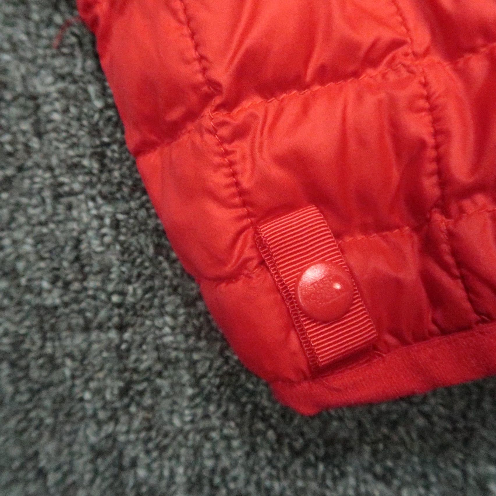 The North Face The North Face Jacket Womens Small Red Thermoball Quilted Puffer Full Zip Pocket Size S / US 4 / IT 40 - 4 Thumbnail