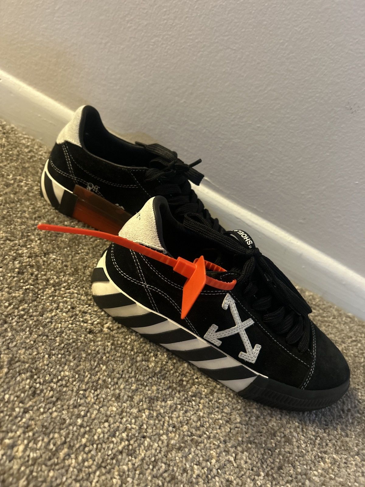 Off-White New Arrow Low Vulcanized Black White Off-White Size US 5.5 / EU 38 - 8 Thumbnail