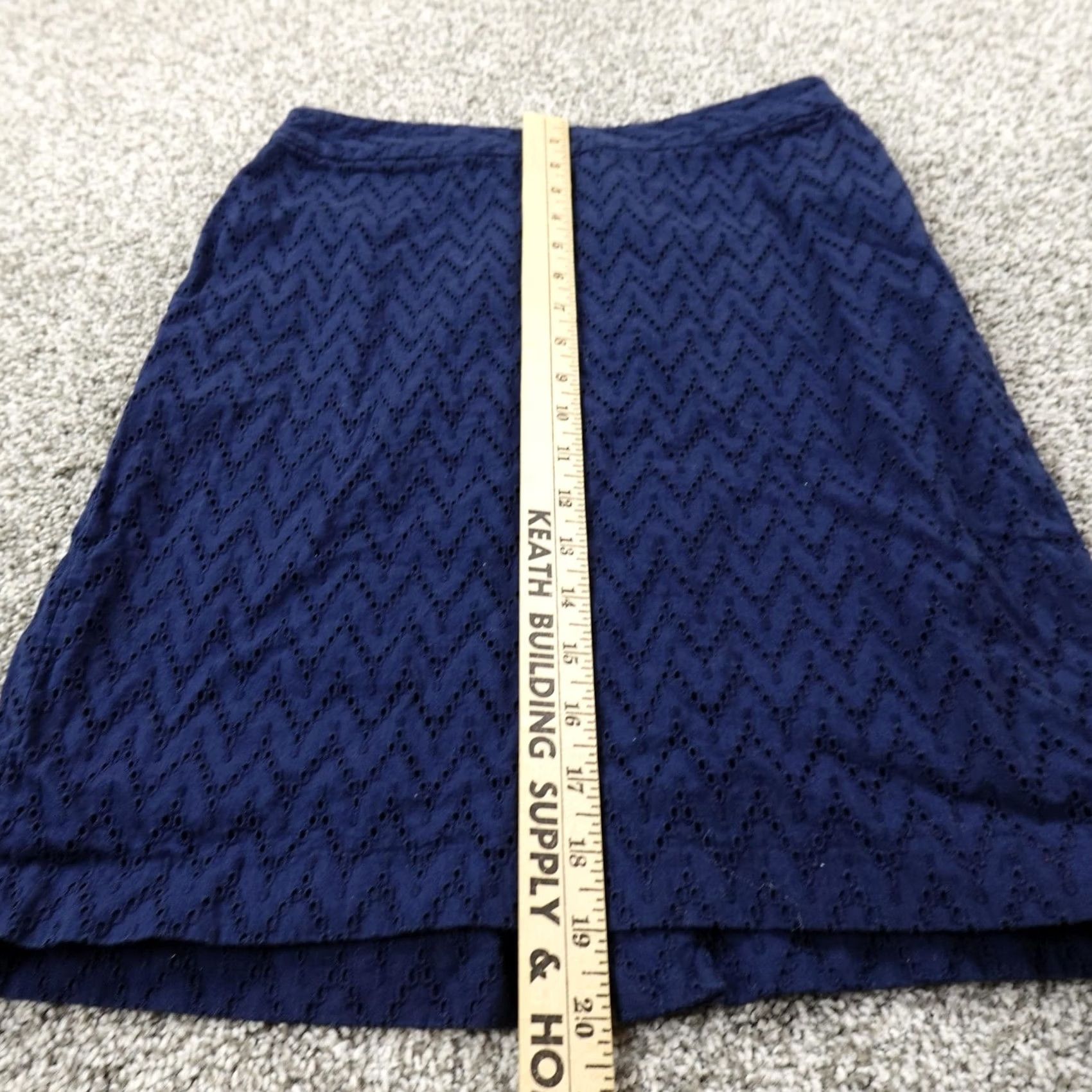 Banana Republic Banana Republic Skirt Womens 2 Blue Zigzag Eyelet Lined Zip Pencil Career Work Size 26" / US 2 / IT 38 - 3 Thumbnail