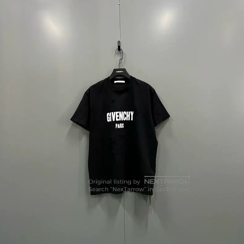 Givenchy Givenchy Black Destroyed Logo Print Short-Sleeve S Size Size US S / EU 44-46 / 1 - 1 Thumbnail
