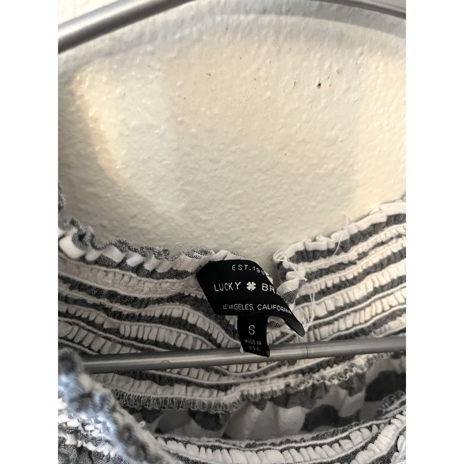 Lucky Brand Lucky Brand Blouse Shirt Short Sleeve Off the Shoulder Stripe Crop Gray S Womens Small Cropped striped off-shoulder 90s style? Size S / US 4 / IT 40 - 3 Thumbnail