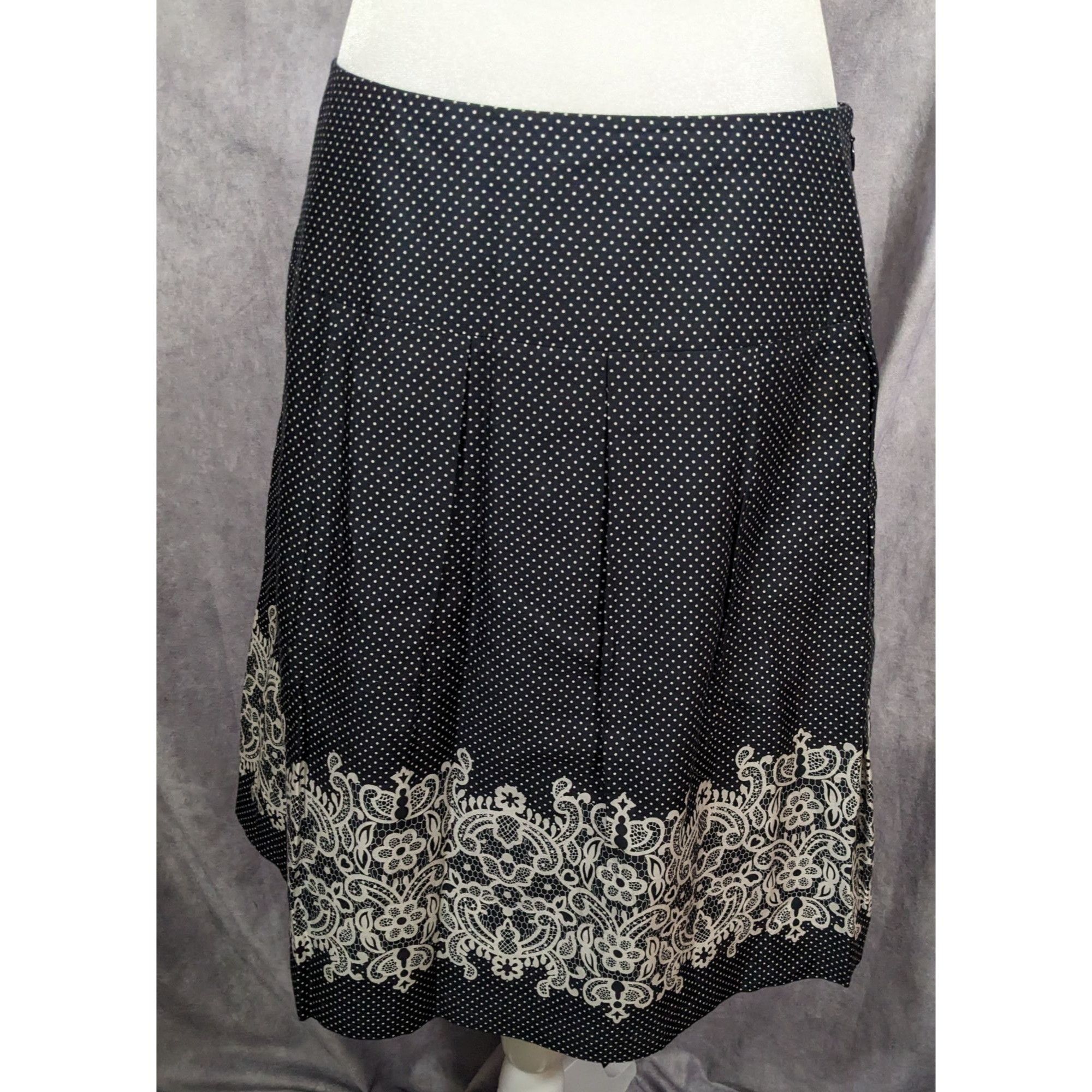 Loft Loft Black And White Polka Dot Lace Print Skirt Size 27" / US 4 / IT 40 - 4 Thumbnail