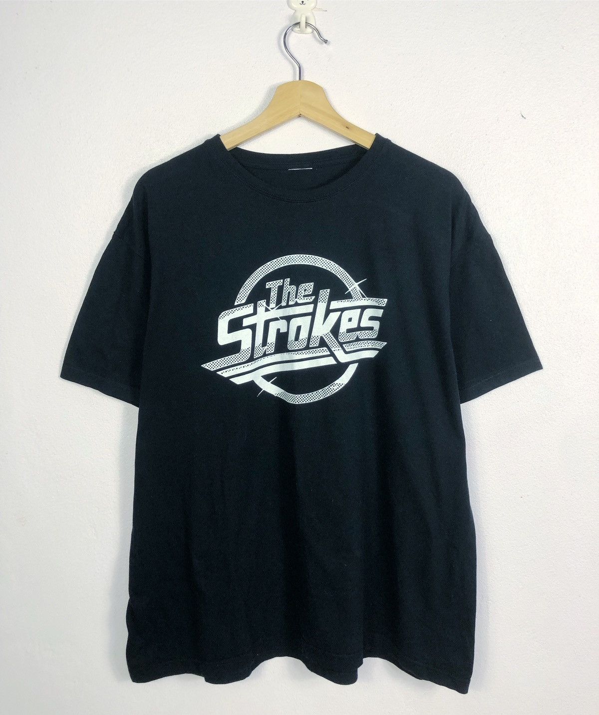 Band Tees Rare The Strokes Band Big Logo Tee Size US L / EU 52-54 / 3 - 1 Thumbnail