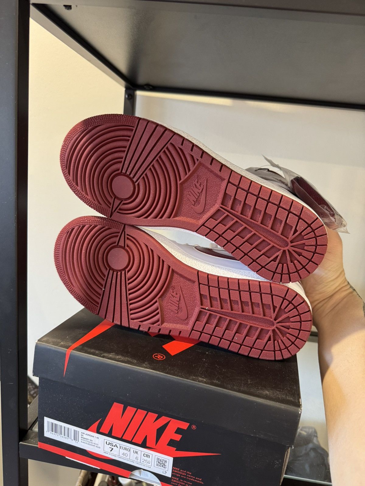 Jordan Brand Nike Air Jordan 1 High '85 "Metallic Burgundy" Red-White Size US 7 / EU 40 - 5 Thumbnail