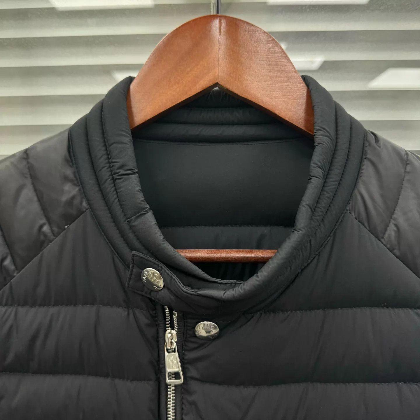 Moncler Moncler light down jacket black/silver size 2 99new Size XS / US 0-2 / IT 36-38 - 8 Thumbnail
