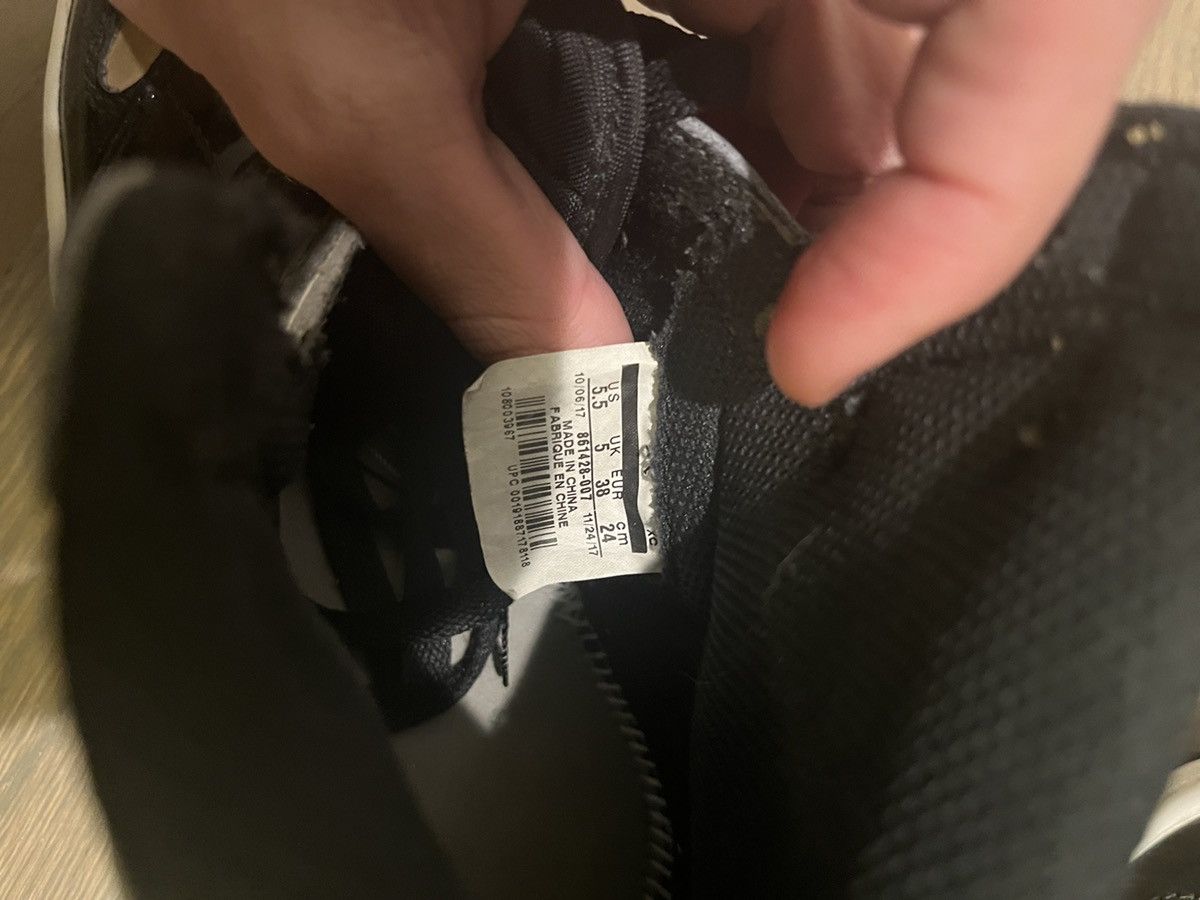 Jordan Brand Jordan 1 Gold Toe Size US 5.5 / EU 38 - 7 Thumbnail