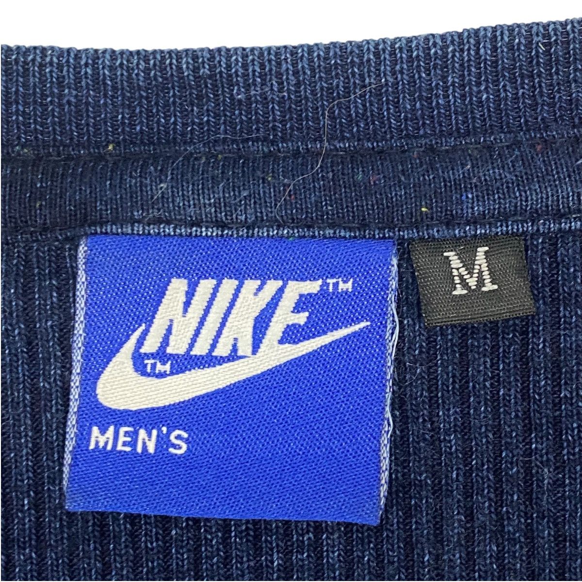 Vintage Vintage Nike Sweatshirt Small Logo Embroidery NavyBlue SizeM Size US M / EU 48-50 / 2 - 6 Thumbnail