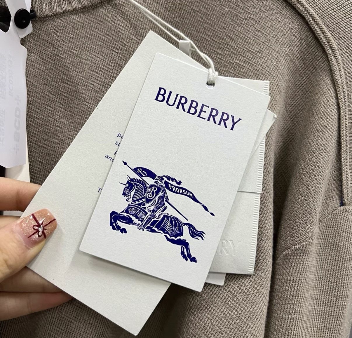 Burberry Burberry Solid Color Crew Neck Knit Sweater J41 Size US L / EU 52-54 / 3 - 5 Thumbnail