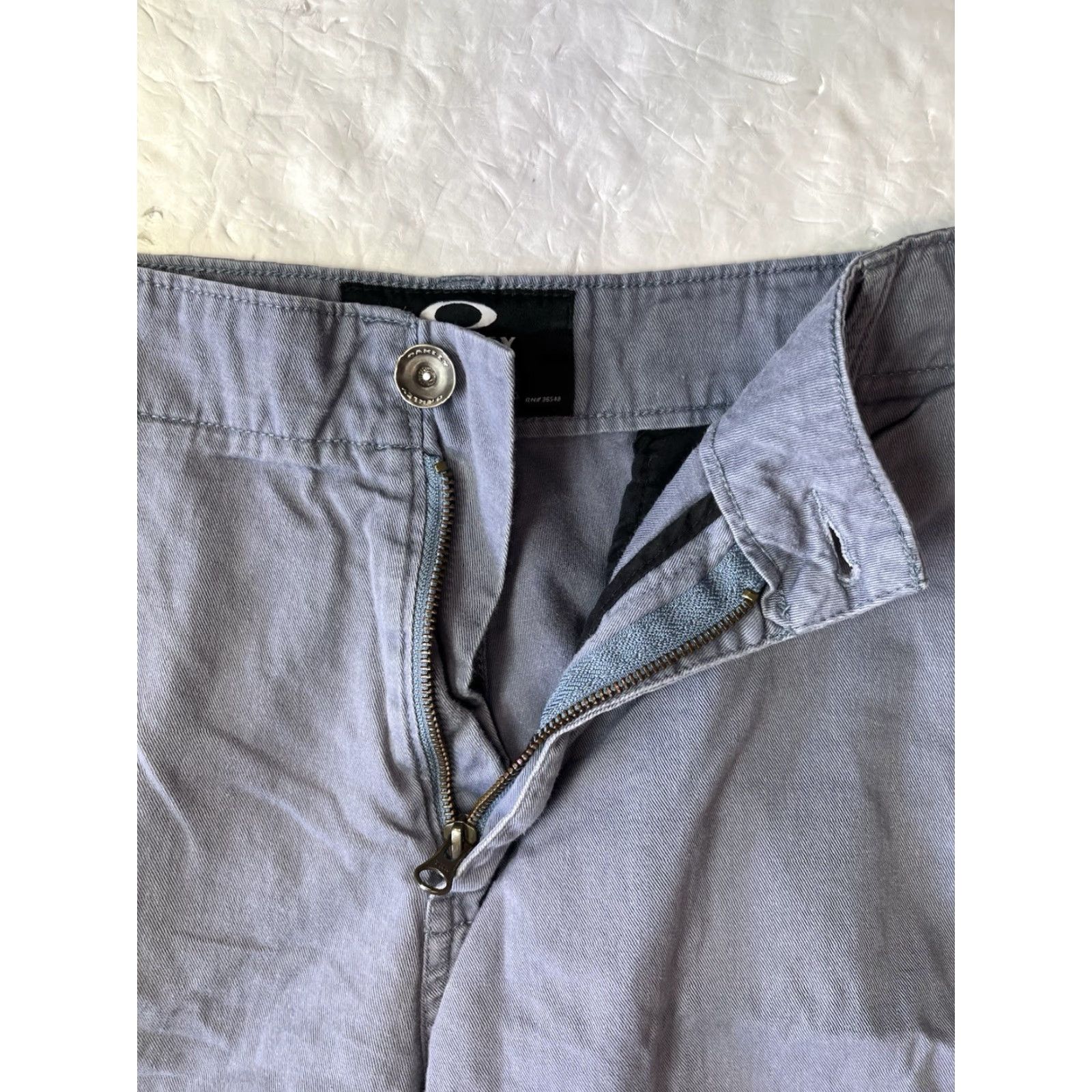 Oakley Oakley Men's Regular Fit Chino Golf Shorts Gray Size 36 Size US 36 / EU 52 - 6 Thumbnail