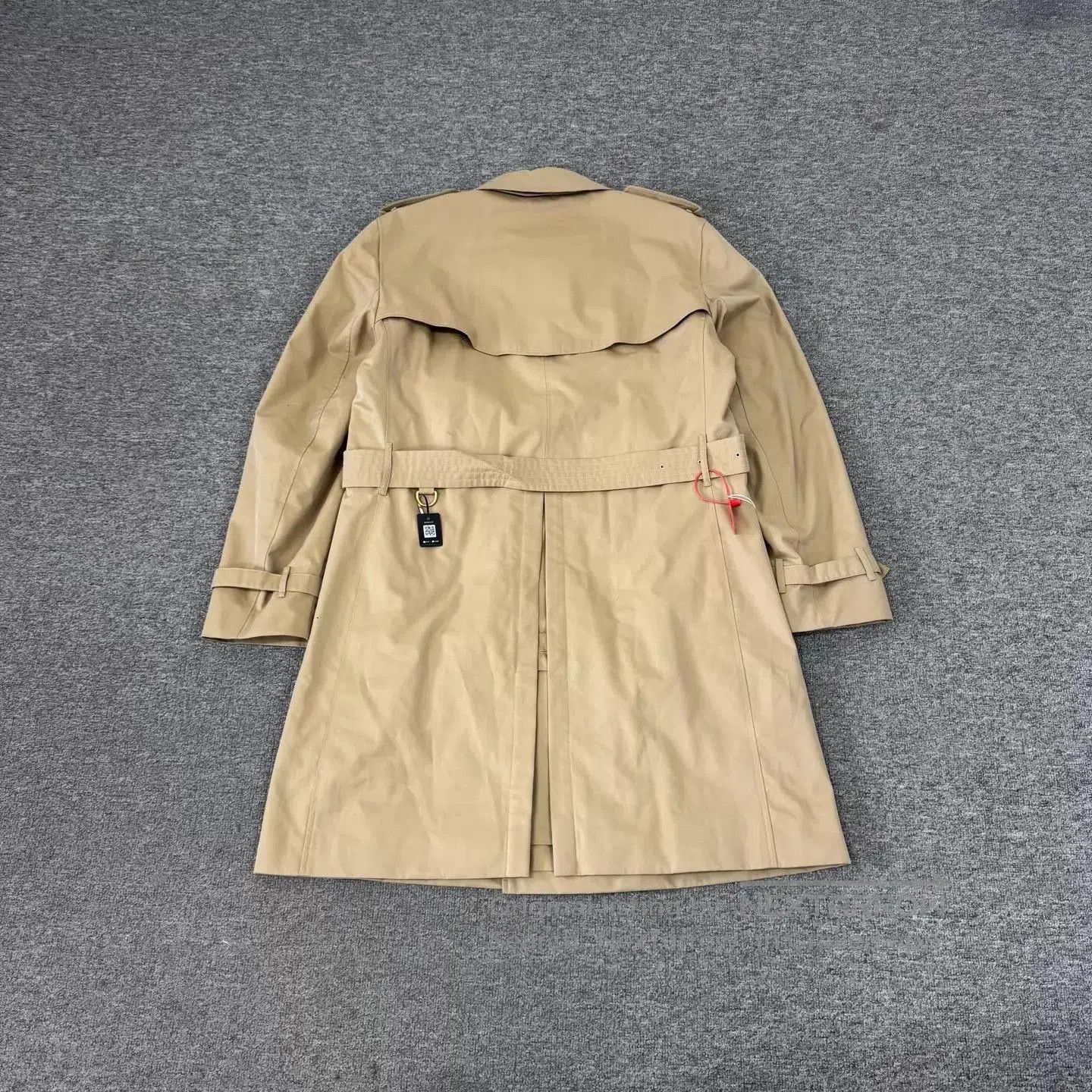 Burberry Beige Double-Breasted Trench Coat Size L. Size US L / EU 52-54 / 3 - 2 Thumbnail