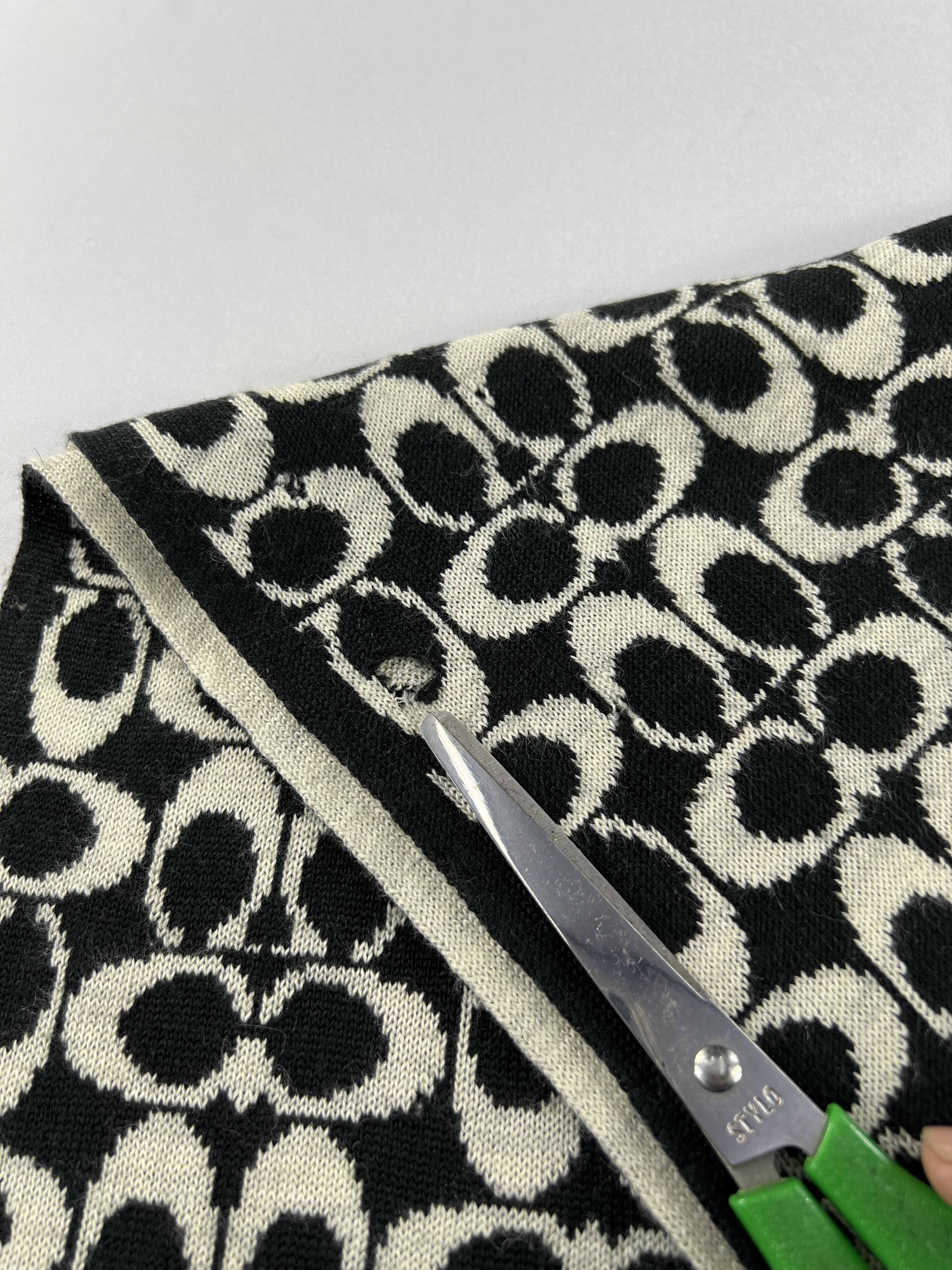 Coach Coach Monogram Distressed Scarf / Muffler / Neckwear P1061 Size ONE SIZE - 8 Thumbnail