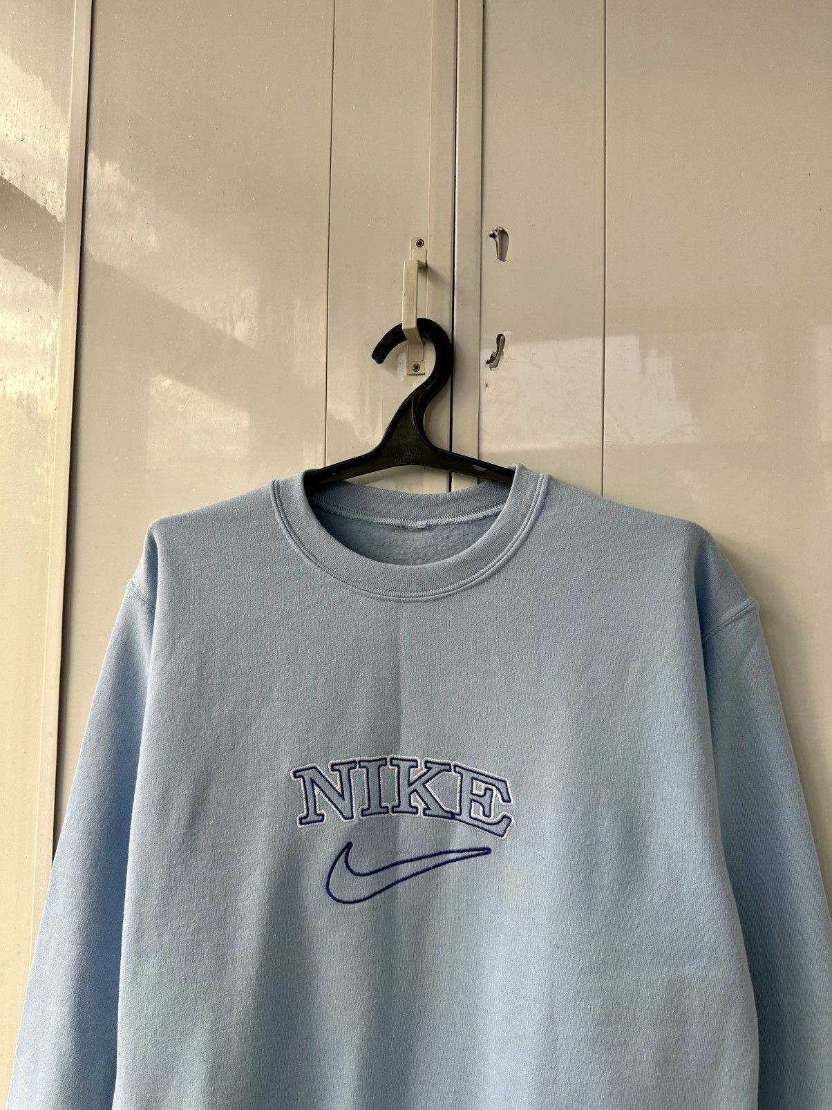 Nike Vintage Nike Sweatshirt Sky Centre Swoosh Logo Size US M / EU 48-50 / 2 - 7 Thumbnail