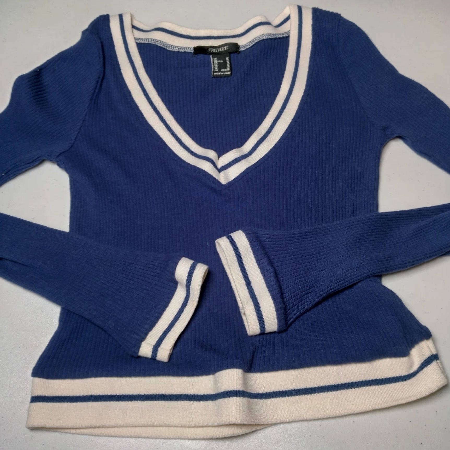 Forever 21 VINTAGE Forever 21 Knit Crop Top Women Juniors Medium Blue Y2K Varsity Slim Fit Size M / US 6-8 / IT 42-44 - 2 Thumbnail