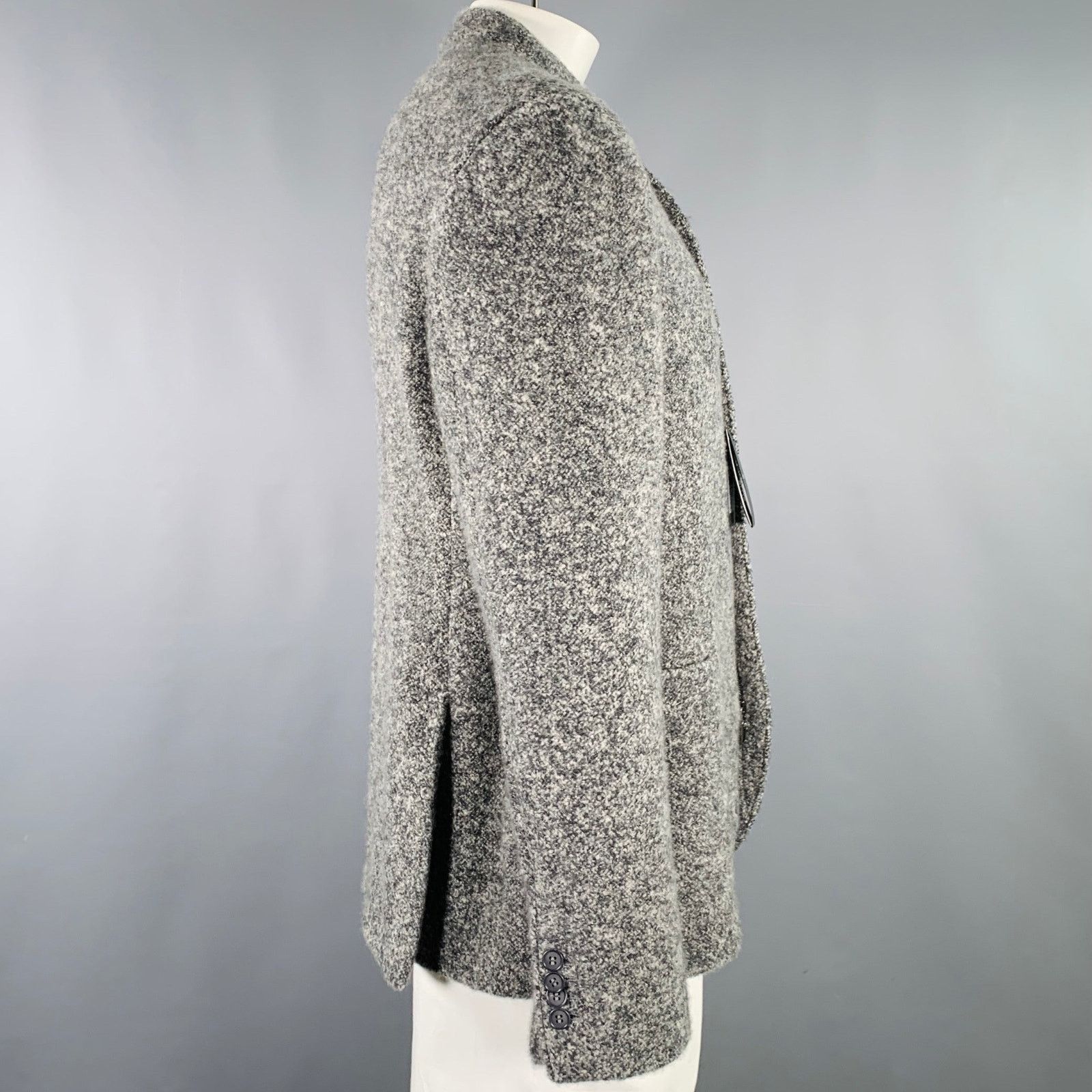 Giorgio Armani Size 44 Grey Charcoal Tweed Cashmere Silk Jacket Size US XL / EU 56 / 4 - 2 Thumbnail