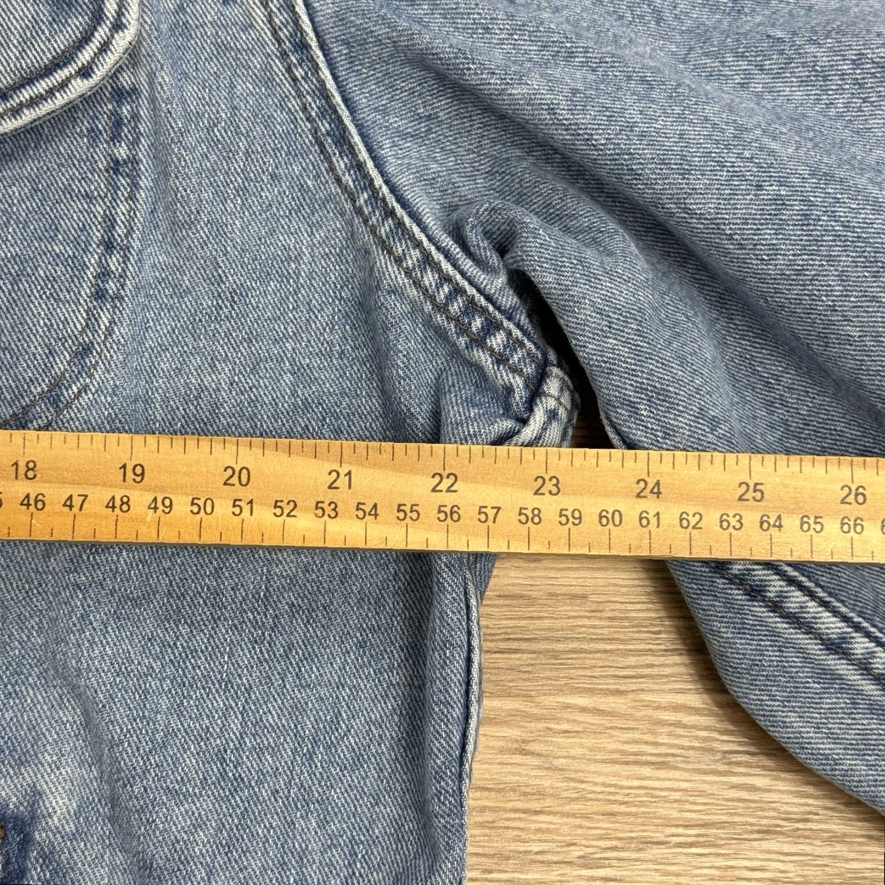 Lee VINTAGE Lee Riveted Medium Wash Blue Denim Trucker Jacket USA Made - Medium Jacket Mens Regular Blue Denimi? Size US M / EU 48-50 / 2 - 7 Thumbnail