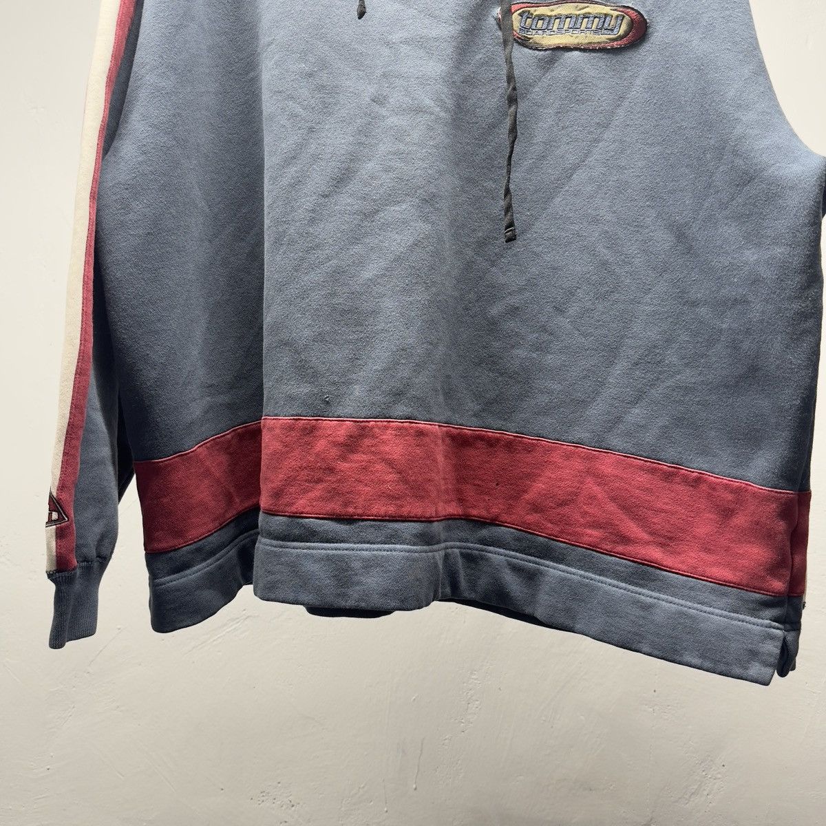Vintage Tommy Hilfiger Boardsports Hoodie Thrashed Faded ERD Grunge Size US XL / EU 56 / 4 - 11 Thumbnail
