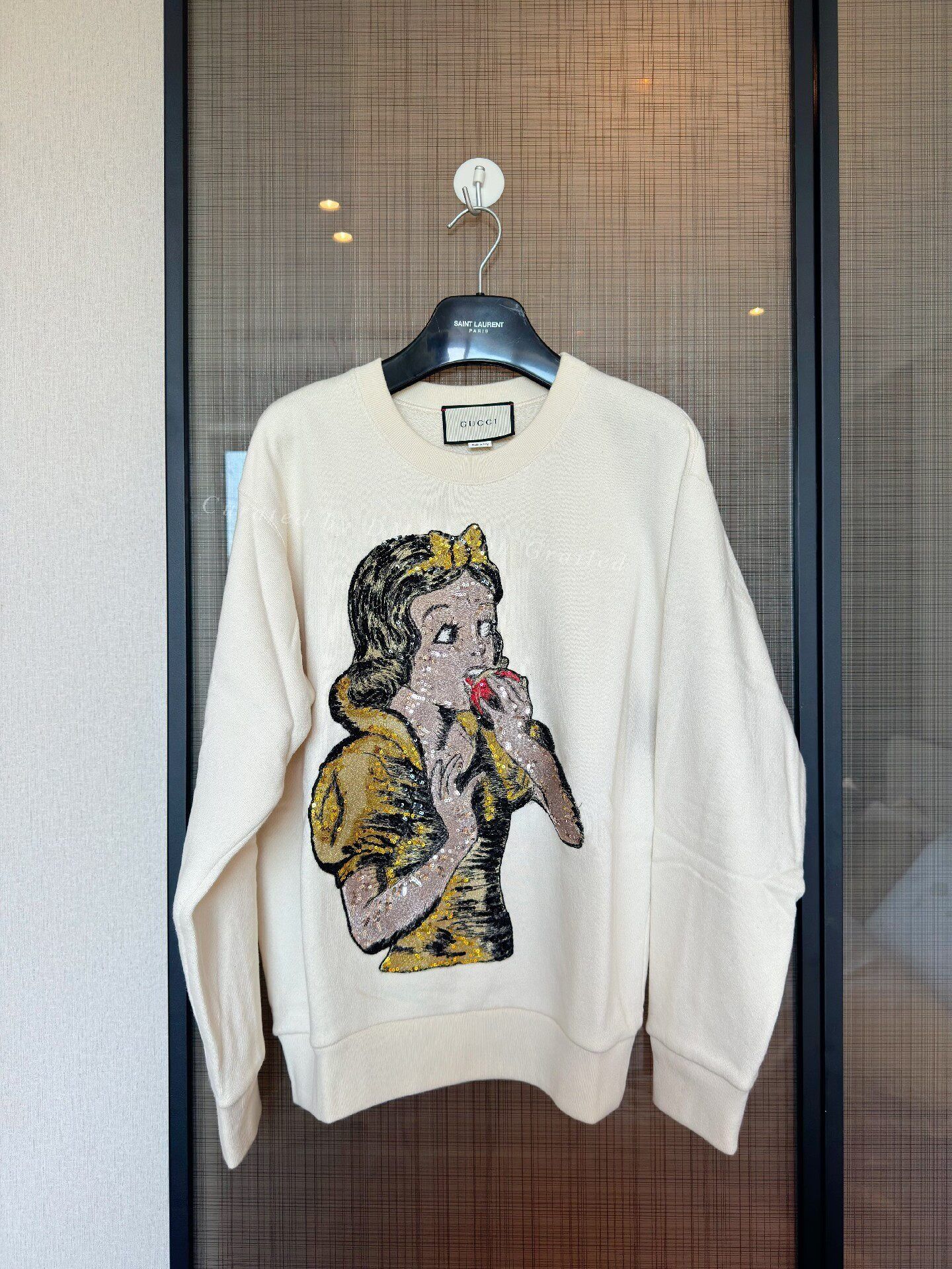 Gucci Gucci x Disney Snow White Sequin Sweatshirt Size XS / US 0-2 / IT 36-38 - 1 Thumbnail