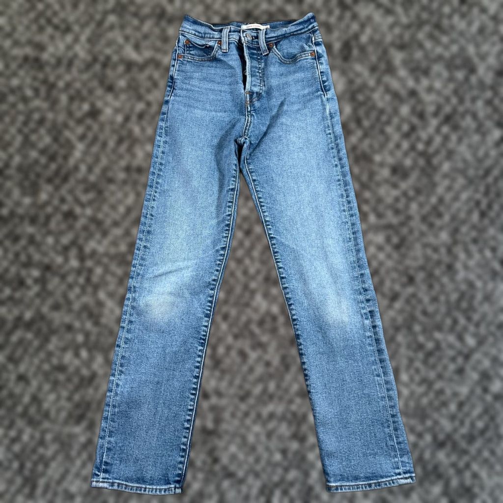 Levi's Levi's Wedgie Skinny Jeans Women's Size 25 Medium Wash Blue Denim Button Fly Distressed Size 42" / US 20 - 1 Thumbnail