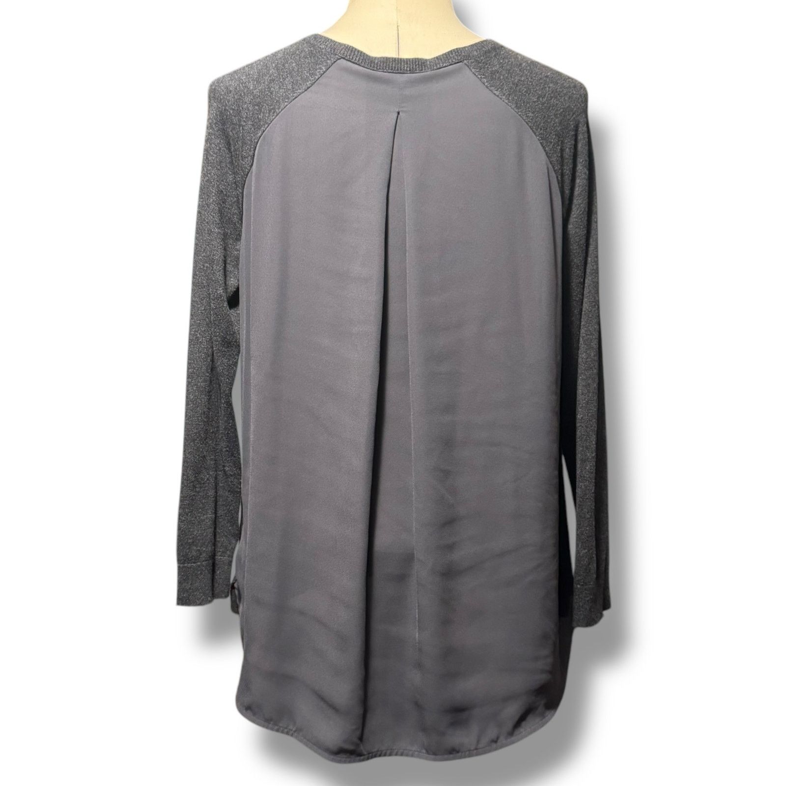 Loft Ann Taylor LOFT Sheer Back Sweater Gray Black Medium Size M / US 6-8 / IT 42-44 - 4 Thumbnail