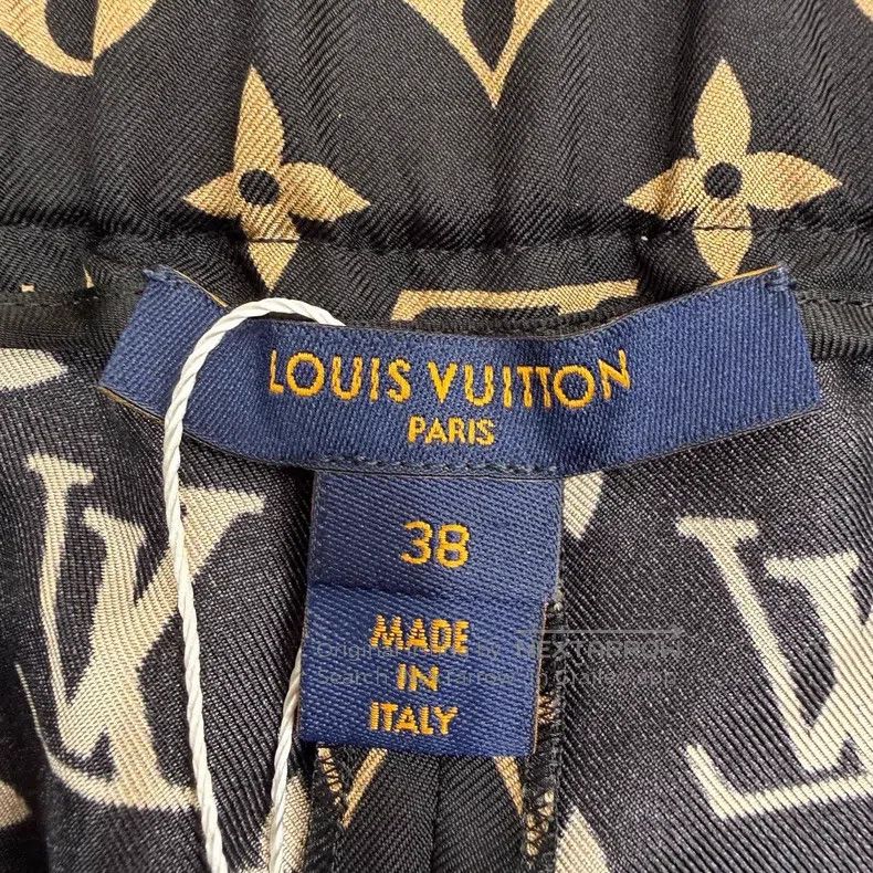 Other Louis Vuitton Black and gold printed silk shorts Size US 38 / EU 54 - 4 Thumbnail