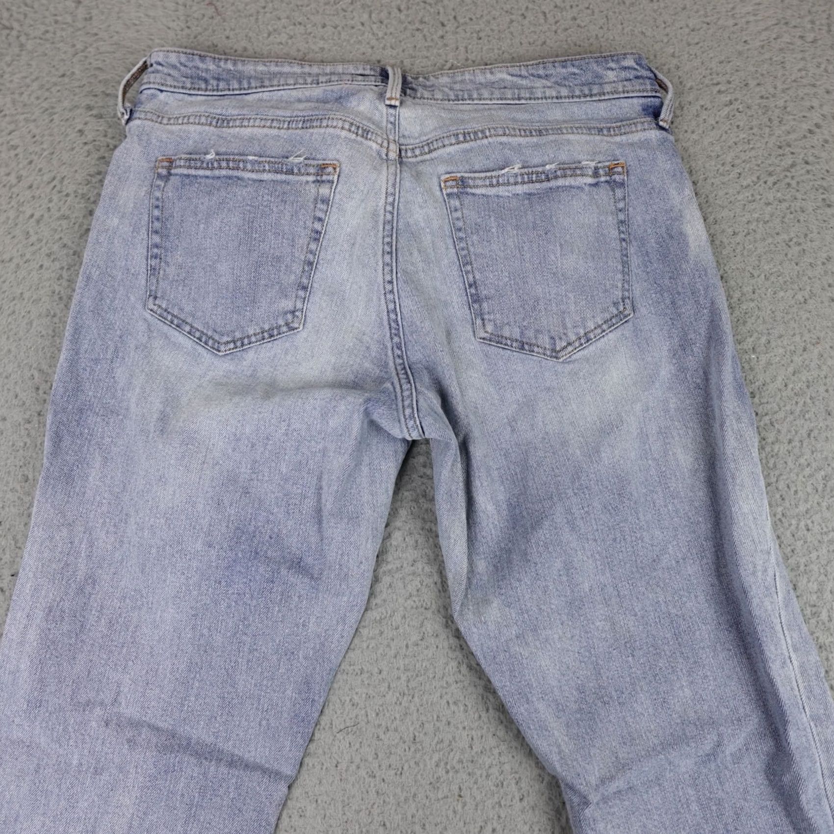 Gap Gap Jeans Womens Size 31 Blue Denim Girlfriend Light Wash Distressed Mom 90s Jeans Womens Regular 31 Blue Distressed 90s Gap Mom Denim Jeans Size 24" / US 00 / IT 34 - 7 Thumbnail