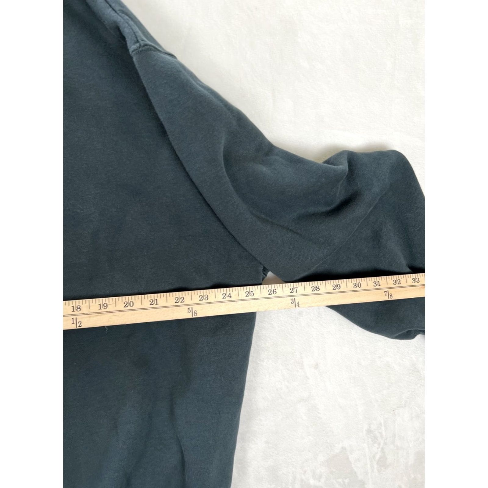 Nike Nike Center Swoosh Dark Gray Phoenix Fleece Crewneck Size 1X Women Sweatshirt Oversized Pullover Gym & Training Activewear Style Nike Sportswear Size XL / US 12-14 / IT 48-50 - 4 Thumbnail